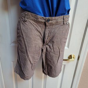 BARGAIN!! Modern Amusement size 32 Men's shorts